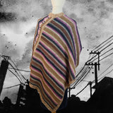 poncho Pink weave tricoté à la main en laine vue 2