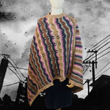 poncho Pink weave tricoté à la main en laine vue  3
