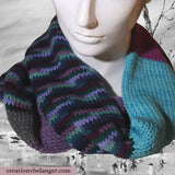 Foulard infini Éco tricoté à la main fait avec un ,mélanger de laine mérinos et alpaga vue 1